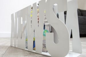 Gazetnik News biały - biały metalowy